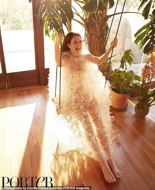 Minh tinh quyến rũ ở tuổi 57 “phát ngán” vì phải nói về tuổi tác - 2 Julianne Moore