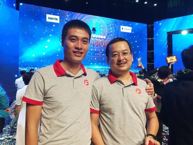 Giải Nhì Khởi nghiệp Nhân tài Đất Việt 2017: Giải thưởng đã giúp Rada có bước phát triển mới! - 2 Đạt giải Nhân tài Đất Việt năm 2017 là một cơ hội giúp Rada có thể “ngồi” trao đổi với những tập đoàn số một Việt Nam để cùng hợp tác, phát triển
