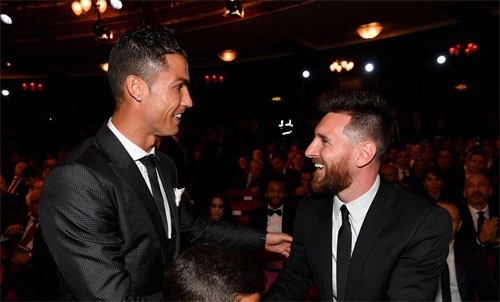 C.Ronaldo, Messi bị chỉ trích vì vắng mặt tại lễ trao giải The Best - 1 Ronaldo và Messi bị chỉ trích vắng mặt trong lễ trao giải FIFA The Best năm nay