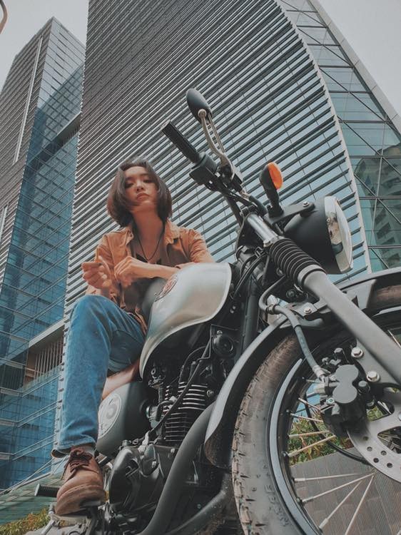 Giới trẻ thoả sức sáng tạo với trào lưu chụp ảnh bằng S Pen - 2 Cần gì selfie góc rộng khi bạn đã có thể làm chủ mọi góc chụp với “bút ảnh gia” S Pen.