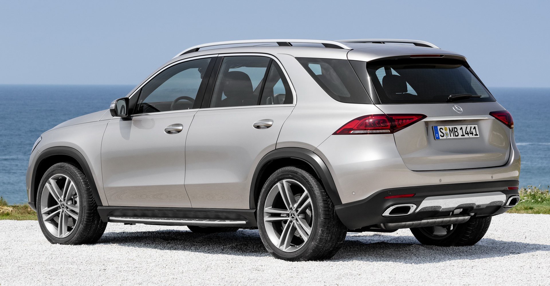 So sánh hình thức Mercedes GLE và BMW X5 - 9 So sánh hình thức Mercedes GLE và BMW X5 - 9