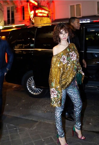 
Tình cũ của Châu Kiệt Luân thành công rực rỡ trong sự nghiệp nhưng lại trắc trở trong đường tình duyên. Ở tuổi 38, Thái Y Lâm vẫn độc thân. Trong số những mối tình của cô, chuyện tình gần 3 năm nhưng được giữ bí mật với Châu Kiệt Luân là nổi tiếng nhất.
