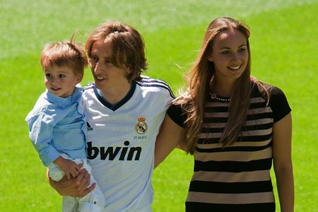 Chân dung bà xã hoàn hảo đứng sau thành công của Modric - 1 Thành công của Modric có sự góp công rất lớn từ bà xã Vanja Bosnic
