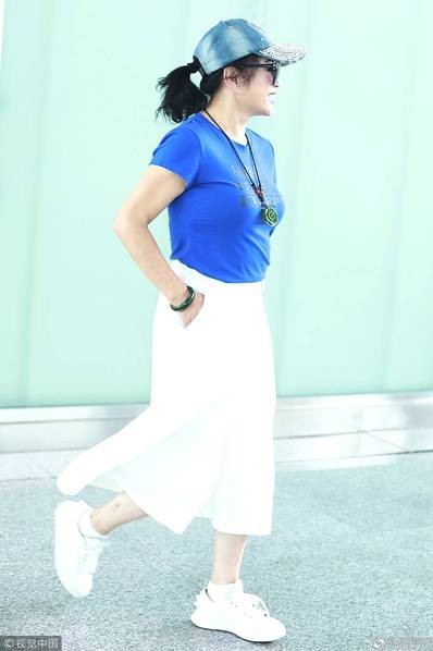 
Năm 2013, bà tái hôn với một doanh nhân người Mỹ gốc Hoa và chuyển tới Mỹ sinh sống nhưng không bỏ ngang công việc kinh doanh làm đẹp mà mình yêu thích. Bà thỉnh thoảng vẫn bay về Trung Quốc để giám sát công việc kinh doanh.
