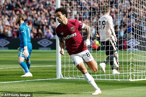 
Anderson ăn mừng sau khi ghi bàn mở tỉ số
