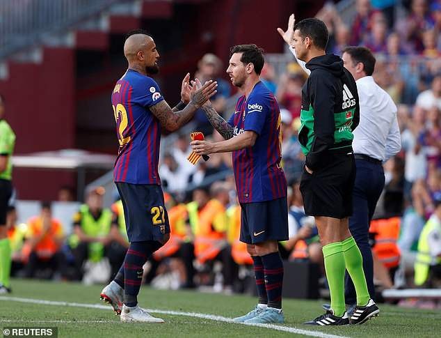 Messi ngồi dự bị, Barcelona hòa thất vọng Bilbao - 7
Aturo Vidal đã chơi tệ hại và phải rời sân nhường chỗ cho Messi