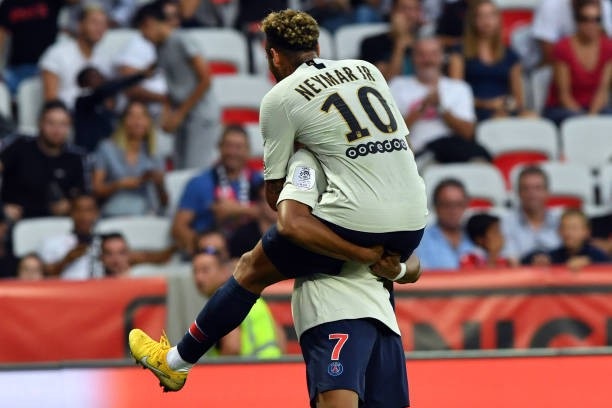 Neymar rực sáng, PSG thắng trận thứ 8 liên tiếp - 1
Neymar đóng góp cú đúp cho PSG