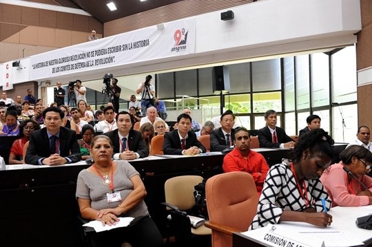 
Các thành viên Đoàn đại biểu cấp cao UBTƯ MTTQ Việt Nam dự Đại hội Uỷ ban Bảo vệ Cách mạng Cuba
