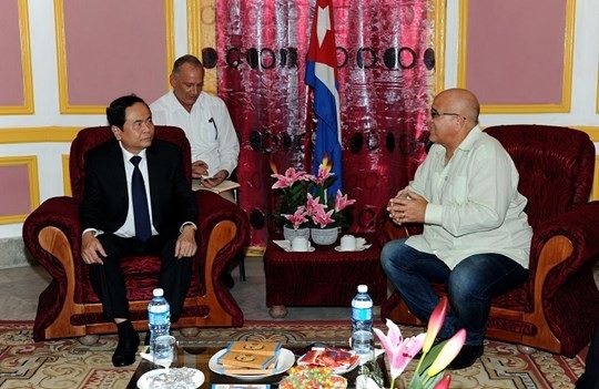 
Chủ tịch Trần Thanh Mẫn hội đàm với ông Carlos Rafael Miranda Martínez
