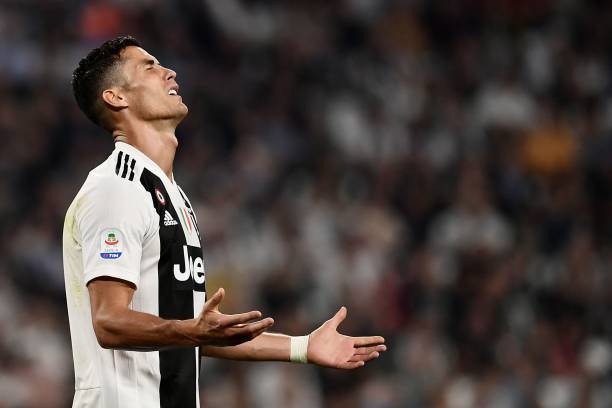Juventus 3-1 Napoli: C.Ronaldo kiến tạo 2 bàn - 1
C.Ronaldo bỏ lỡ 2 cơ hội ngon ăn ở cuối trận