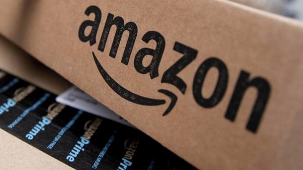 Tiếp bước Apple, Amazon trở thành hãng công nghệ thứ 2 cán mốc giá trị "nghìn tỷ USD" - 3 Logo của Amazon không chỉ mang ý nghĩa nụ cười của khách hàng, mà còn mang hàm ý kinh doanh mọi sản phẩm từ A đến Z