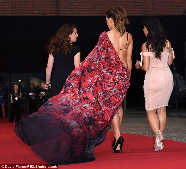 
Sau khi chia tay vào năm 2003, cặp đôi này vẫn duy trì quan hệ bạn bè thân thiết.
