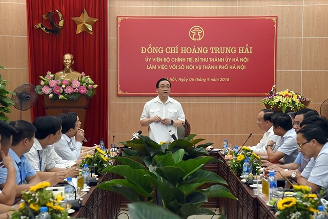 Hà Nội đề xuất được tăng thu nhập cán bộ, công chức tối đa 1,8 lần - 2
Bí thư Thành ủy Hà Nội Hoàng Trung Hải cho biết, sẽ giao quyền tự chủ cho TP quyết định mức tiền lương