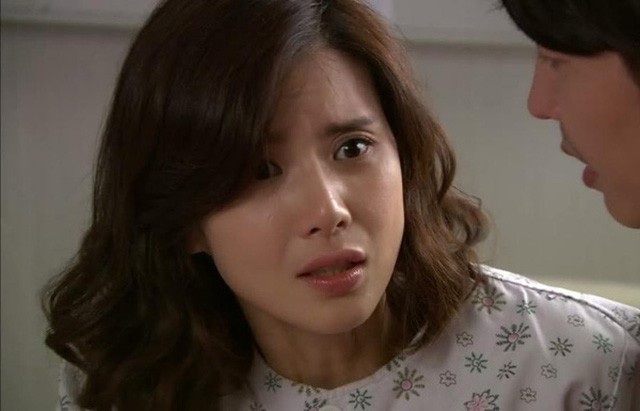 Ra phố “đèn đỏ” để giải khuây, chồng còn bao biện bằng lý do khó chấp nhận - 1 Chồng đi với gái gọi còn cho rằng tôi không thông cảm cho anh ấy. Ảnh minh họa
