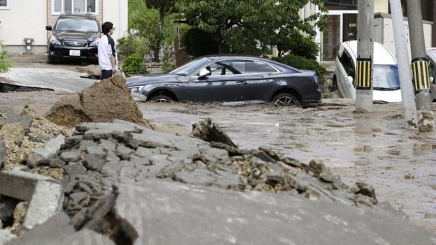 Cảnh đổ nát trên đảo Hokkaido của Nhật Bản sau động đất mạnh - 9
(Ảnh: Reuters)