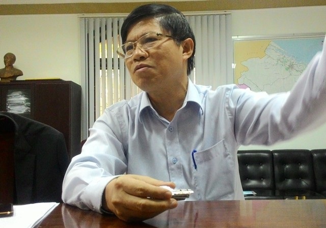 Họp khẩn, xử lý nghiêm các trường cho nghỉ học sau khai giảng để thầy cô liên hoan - 1
TS. Phạm Văn Hùng, Giám đốc Sở GD&ĐT tỉnh Thừa Thiên Huế đã họp khẩn các Phòng GD&ĐT liên quan sự việc, yêu cầu xử lý thật nghiêm trường nào vi phạm, đồng thời đích thân đi thị sát trong trưa 6/9 tại các điểm trường