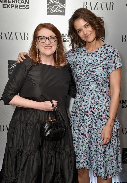 Katie Holmes trẻ trung bất ngờ - 1
Katie Holmes (phải) dự sự kiện trong khuôn khổ tuần lễ thời trang New York