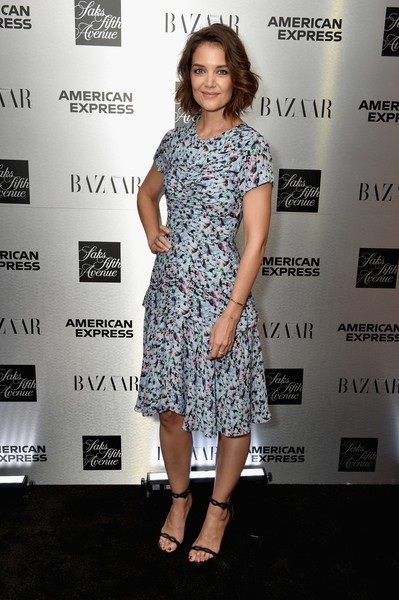 Katie Holmes trẻ trung bất ngờ - 7
Ngôi sao phim Oceans 8 sống kín đáo cùng con gái tại New York