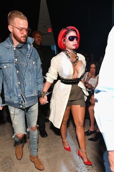 Nicki Minaj khoe ngực khủng - 9
Nicki Minaj đi xem show diễn của Monse tại New York Fashion Week trước đó