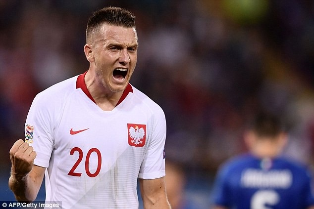 Ngôi sao Chelsea lập công, Italia vất vả hòa Ba Lan tại Nations League - 1
Ba Lan đã vượt lên dẫn trước nhờ bàn thắng của Zielinski