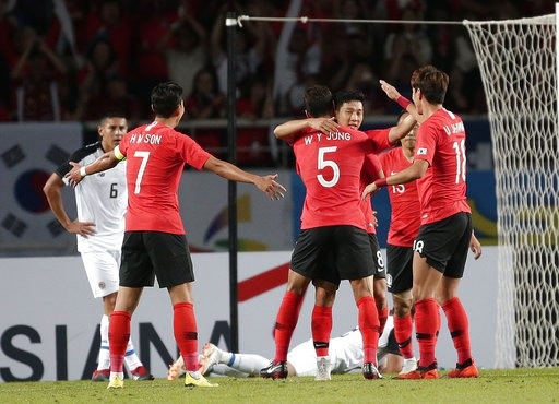 Son Heung Min đá hỏng phạt đền trong ngày ra mắt tân HLV Hàn Quốc - 1
Hàn Quốc giành chiến thắng với tỷ số 2-0 trước Costa Rica
