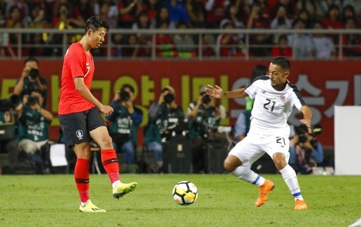 Son Heung Min đá hỏng phạt đền trong ngày ra mắt tân HLV Hàn Quốc - 2
Son Heung Min có trận đấu đáng khen