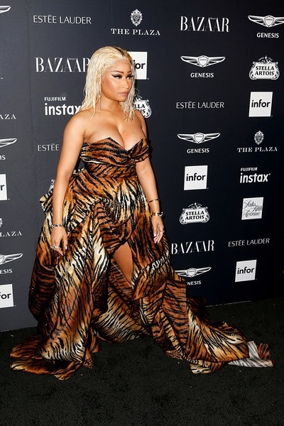 Nicki Minaj khoe ngực khủng - 6
Nicki Minaj giữ im lặng sau khi tin đồn vụ xô xát của cô lan rộng