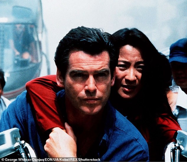 Dương Tử Quỳnh: “Tôi không xa lạ gì với giới siêu giàu Châu Á” - 2 Dương Tử Quỳnh trong “Tomorrow Never Dies”