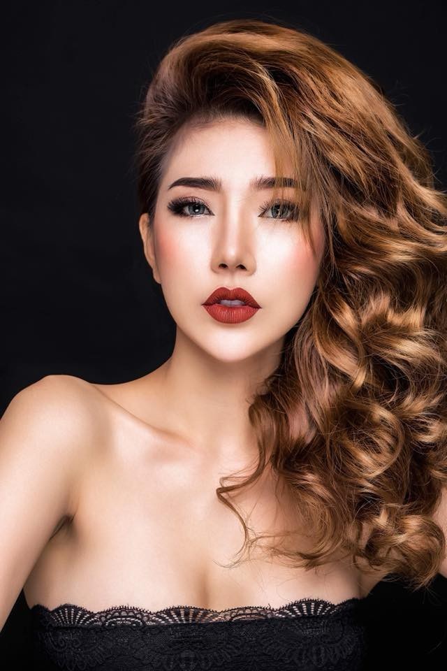 Hoàng Y Nhung đăng quang Hoa hậu Sắc đẹp toàn cầu 2018 - 3 Hoàng Y Nhung cho biết thêm, việc tham gia cuộc thi nhan sắc lần này cô cũng đã có tiêu chí riêng của mình, cô nói: “Thi mà bỏ tiền mua thì tôi không đi vì người ta mua danh để làm nghệ thuật, còn tôi đã làm nghệ thuật, mang lại rất nhiều điều kiện thì không có lí do gì tôi lại đi ngược lại - mua danh”.