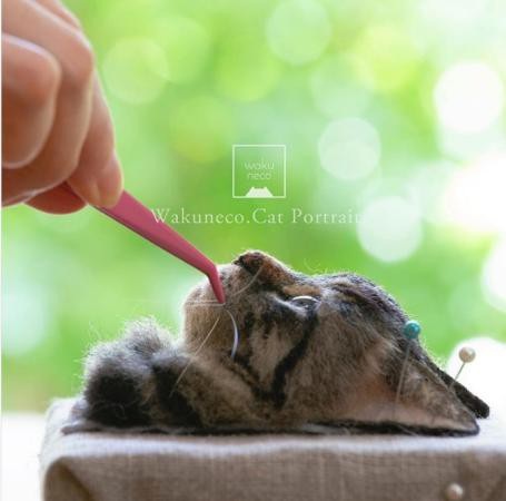 Ngất ngây với tranh 3D siêu thực làm từ lông cừu của nghệ sĩ Nhật Bản - 2 Cẩn thận gắn râu cho mèo