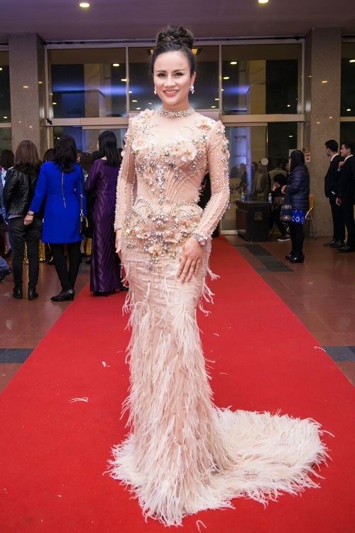 Á hoàng kim cương Hạnh Kimmy lộng lẫy tại The Beauty - 3 Á hoàng kim cương Hạnh Kimmy lộng lẫy tại The Beauty - 3