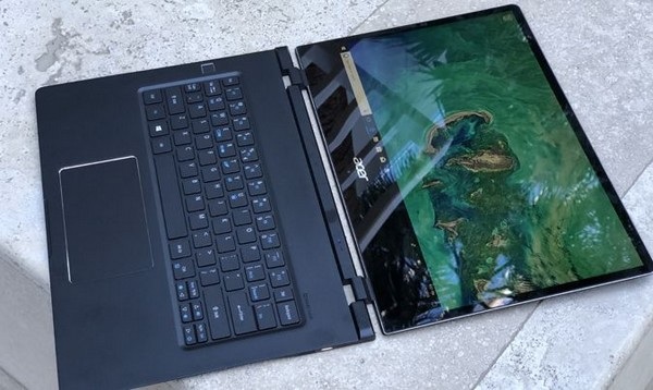 Cận cảnh chiếc laptop mỏng nhất thế giới vừa trình làng tại CES 2018 - 4 Màn hình có thể mở rộng ra thành một góc 180 độ