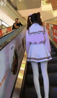 “Này thì cứ thích trêu người ta”