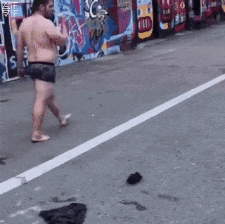 Nhảy xuống sông cũng phải thật phong cách