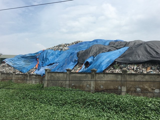 Phát hiện hàng loạt vi phạm về môi trường của Công ty Tâm Sinh Nghĩa - 1 Hàng loạt vi phạm của Công ty Tâm Sinh Nghĩa trong vận hành nhà máy xử lý rác thải ở huyện Duy Tiên, Hà Nam vừa bị Tổng cuc Môi trường phanh phui.
