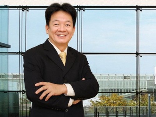 Ông Phạm Nhật Vượng không màng máy bay riêng; bầu Hiển từng mơ làm viện sĩ - 2 Bầu Hiển sẽ rời ghế Chủ tịch T&T để tập trung quản lý SHB.