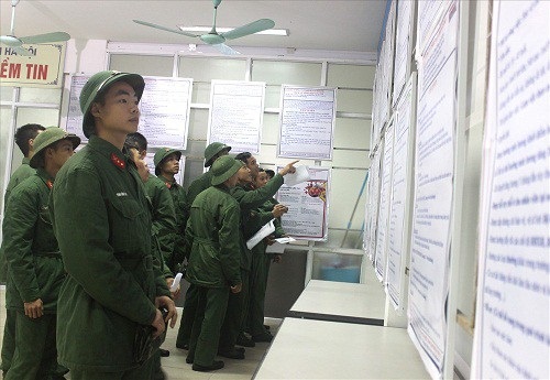 Năm 2017: Hà Nội có 213 phiên giao dịch việc làm - 3 Năm 2017: Hà Nội có 213 phiên giao dịch việc làm - 3