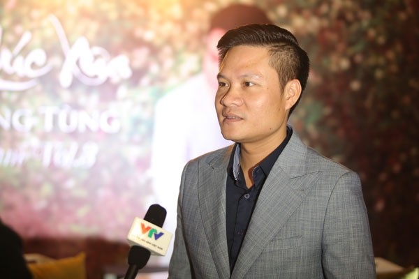 Hoàng Tùng: “Trả cát- sê 100 triệu tôi cũng không hát nhạc Sơn Tùng” - 1 Tại buổi ra mắt album nhạc xưa chiều ngày 16/1, ca sĩ Hoàng Tùng chia sẻ, album Khúc xưa bị lùi phát hành gần 1 năm vì nhiều yếu tố khách quan. (Ảnh: Hòa Nguyễn)