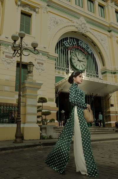 Á quân Sao Mai Phan Ngọc Ánh diện áo dài “Cô Ba Sài Gòn” đón Tết - 8 Á quân Sao Mai Phan Ngọc Ánh diện áo dài “Cô Ba Sài Gòn” đón Tết - 8