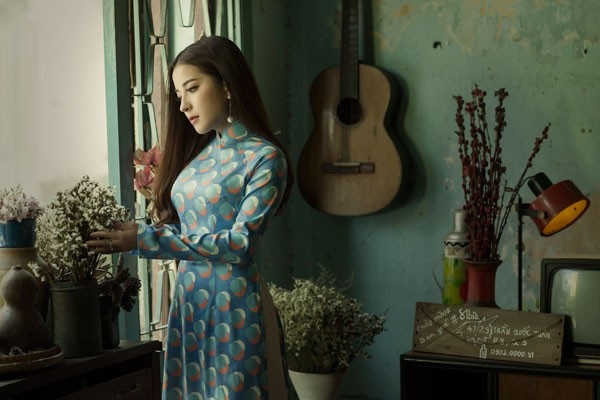 Á quân Sao Mai Phan Ngọc Ánh diện áo dài “Cô Ba Sài Gòn” đón Tết - 10 Á quân Sao Mai Phan Ngọc Ánh diện áo dài “Cô Ba Sài Gòn” đón Tết - 10
