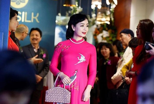 NSƯT Chiều Xuân cho biết, con gái đầu lòng của chị sinh con và chị vô cùng hạnh phúc khi đã có cháu ngoại. Dù khá bận rộn vì vừa phải hỗ trợ con gái, vừa phải đi đóng phim, đảm đương việc kinh doanh và quán xuyến việc nhà… nhưng chị vẫn không hề cảm thấy mệt mỏi bởi công việc nào cũng mang đến cho chị những niềm hạnh phúc.