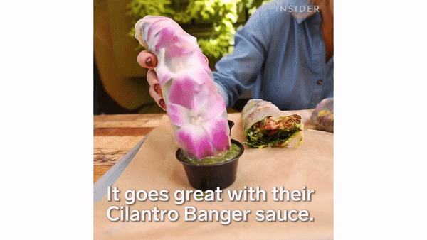 Bất ngờ trước phiên bản Mỹ của món gỏi cuốn Việt Nam - 5 Thực khách sẽ ăn gỏi cuốn kèm nước sốt xoài chua cay hoặc sốt rau mùi