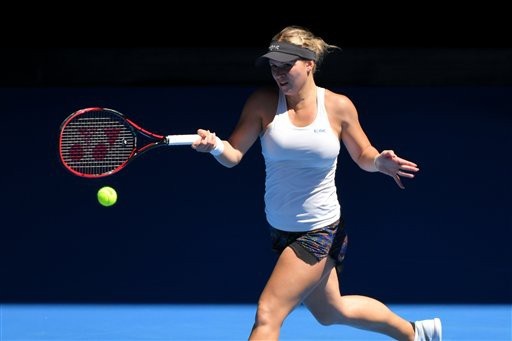Australian Open: Cựu số 1 Wozniacki thoát thua thần kì - 2
Fett không thể giữ được sự ổn định khi đối đầu với tay vợt có đẳng cấp cao hơn là Wozniacki