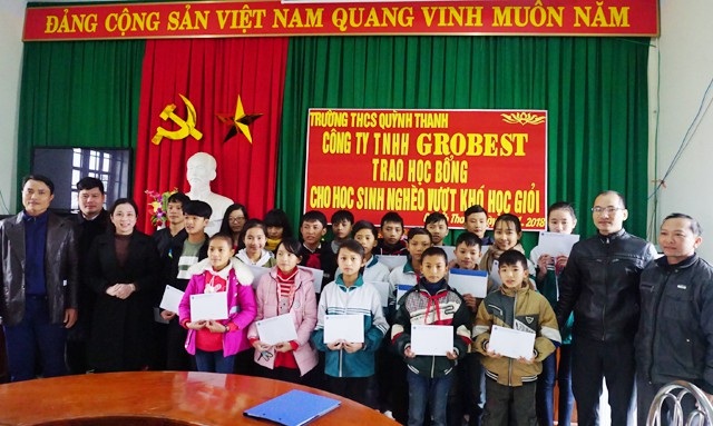 Trao học bổng Grobest Việt Nam đến học sinh nghèo Nghệ An - 4