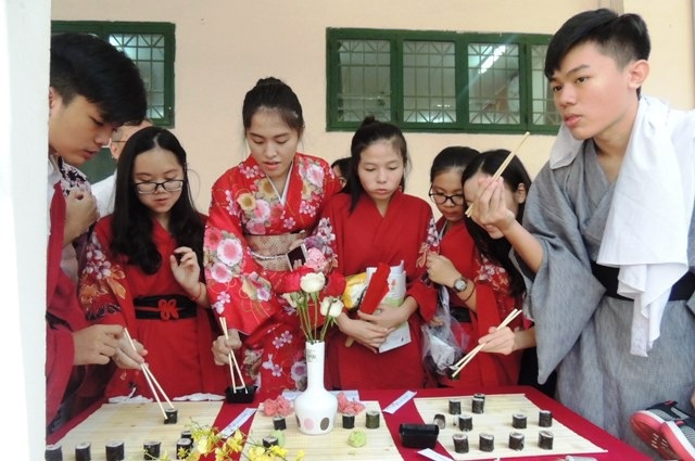 Bỏ cộng điểm nghề khi tuyển sinh lớp 10: Làm sao để học nghề hiệu quả? - 2 Nhiều học sinh được tiếp cận với nhiều nghề nghiệp như nấu ăn, điện, chụp ảnh... thông qua việc học nghề (Ảnh minh họa)