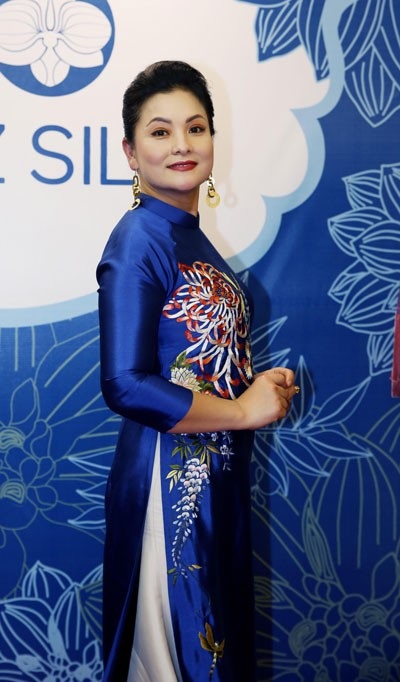 Tham dự sự kiện thời trang còn có sự xuất hiện của NSND Thu Quế. Nữ diễn viên nổi tiếng một thời với vẻ đẹp đằm thắm trên màn ảnh nhỏ.