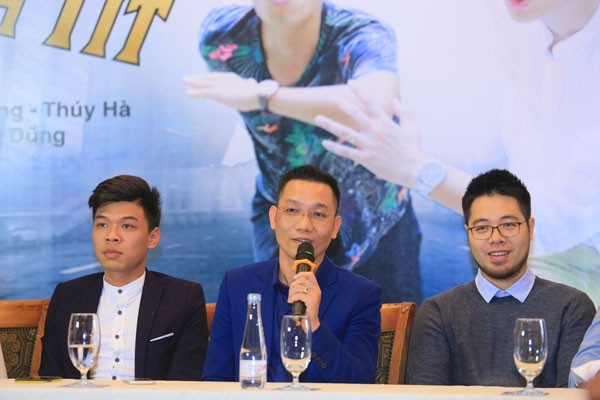 NSND Hồng Vân kể về nỗi khiếp đảm khi đóng phim trên rừng - 3 Từ phải sang: Đạo diễn Đinh Tuấn Vũ, nhà sản xuất Hoa Dương và diễn viên trẻ Trung Ruồi. (Ảnh: Minh Tâm HD)