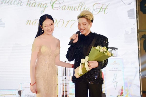 Hương Baby lộng lẫy trong lễ tri ân của Camllia H Spa - 1 Hương Baby lộng lẫy trong lễ tri ân của Camllia H Spa - 1