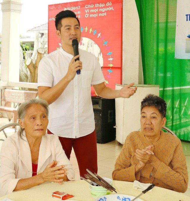 Mang không khí năm mới ấm áp cho những cụ già neo đơn - 3