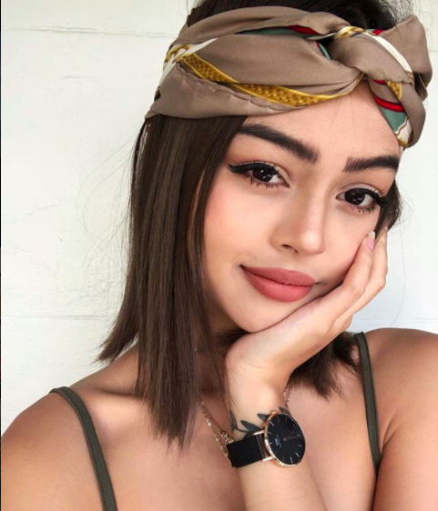 "Hot girl môi dày" Lily Maymac đến Sài Gòn, tấm tắc khen món ăn Việt - 3 Vẻ đẹp của hot girl mang dòng máu lai.